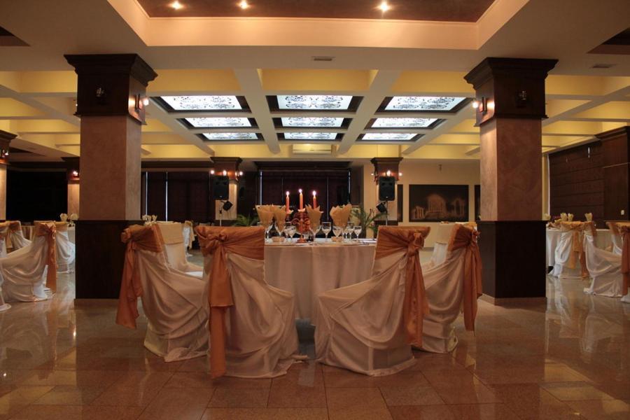 Hotel Imperium Suceava Bagian luar foto