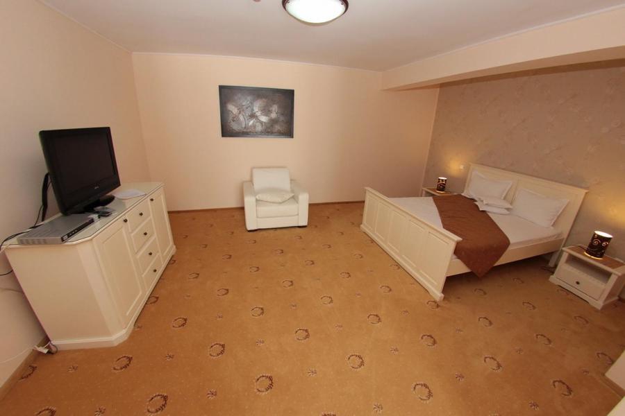 Hotel Imperium Suceava Bagian luar foto