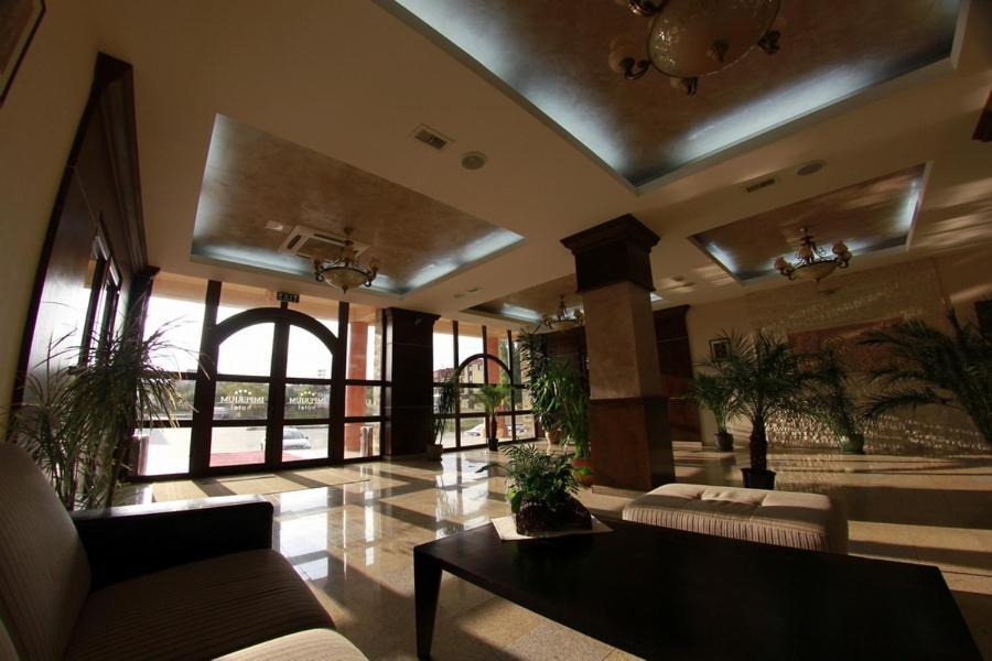 Hotel Imperium Suceava Bagian luar foto