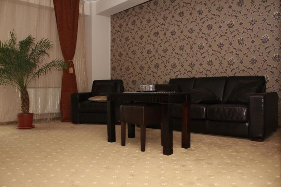 Hotel Imperium Suceava Bagian luar foto